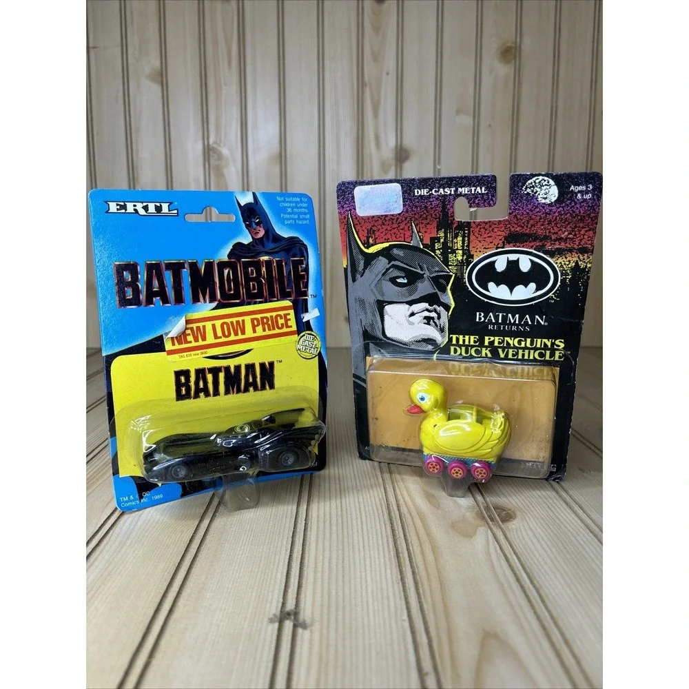 VTG 1989 Ertl Batman Batmobile 1:43 Die-Cast Metal 1991 Penguins Duck Vehicle‎